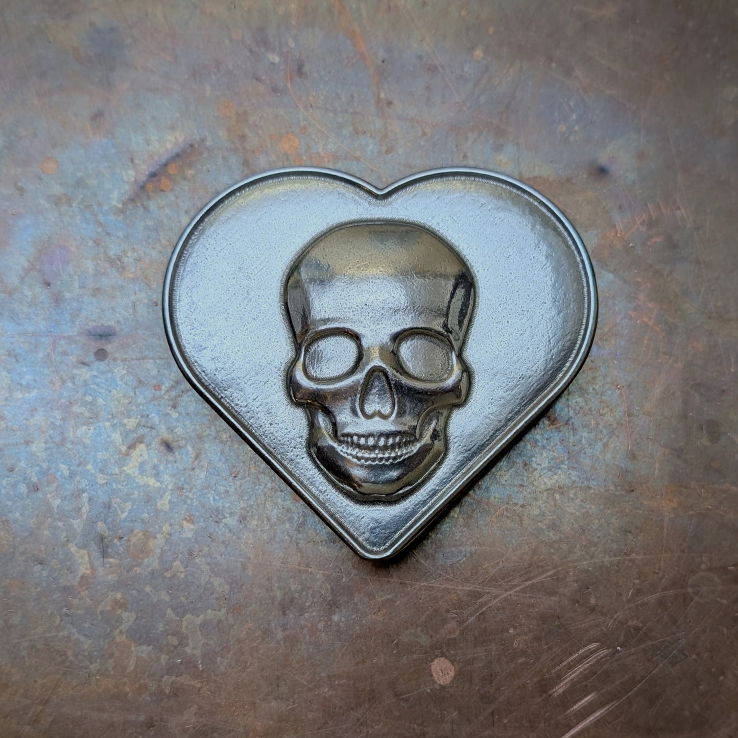 Heart Shaped Box- Skull and heart Ring Keeper